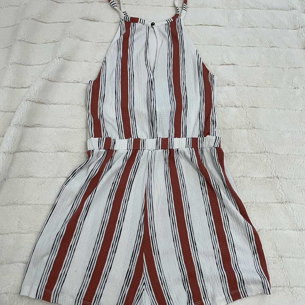 Romper - Picture 2 of 3